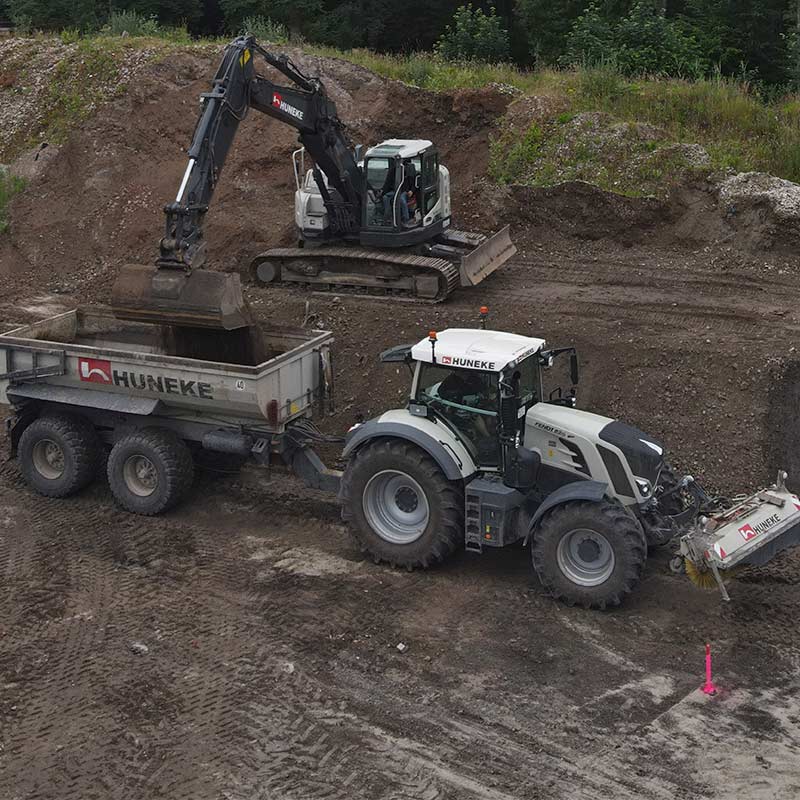 Huneke Fendt mit Dumper